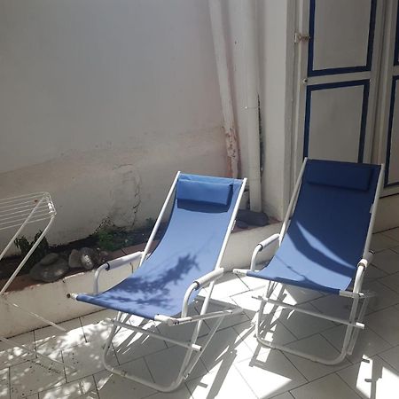 Con I Piedi Nell'Acqua Apartamento Stromboli Quarto foto