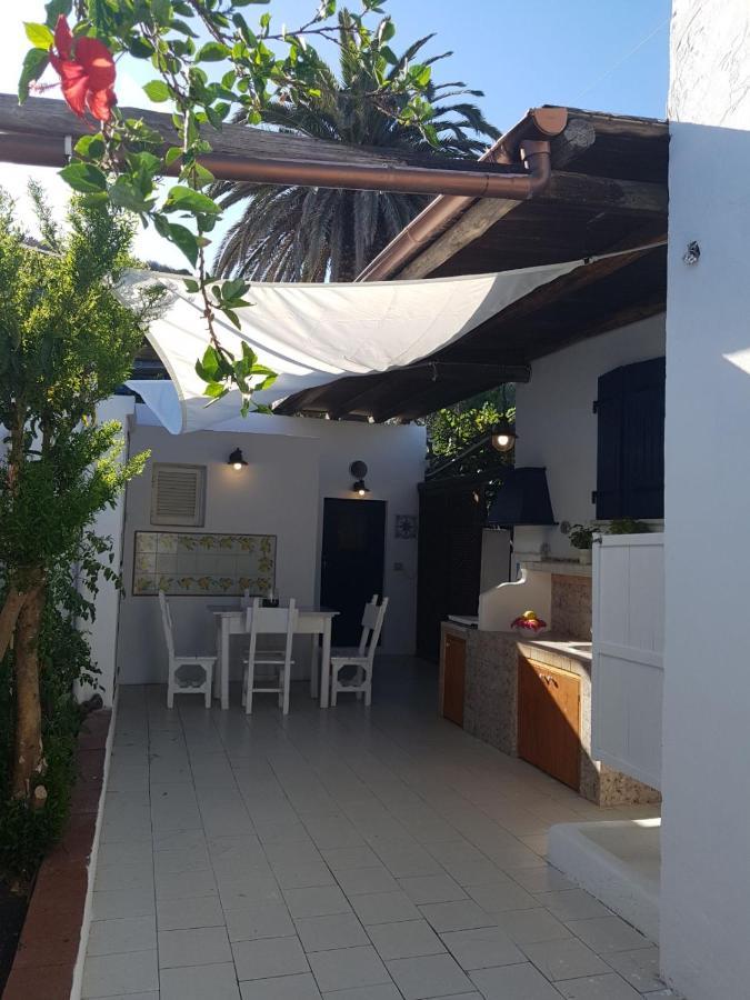 Con I Piedi Nell'Acqua Apartamento Stromboli Exterior foto