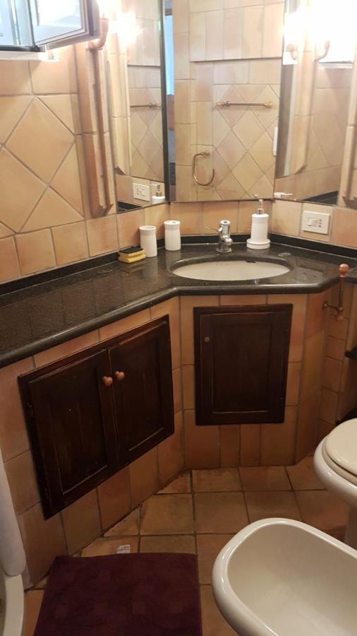 Con I Piedi Nell'Acqua Apartamento Stromboli Exterior foto